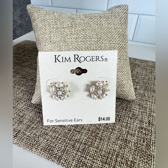 Gold Faux Pearl and Crystal Decorated Cluster Post Back Earrings - Picture 1 of 3